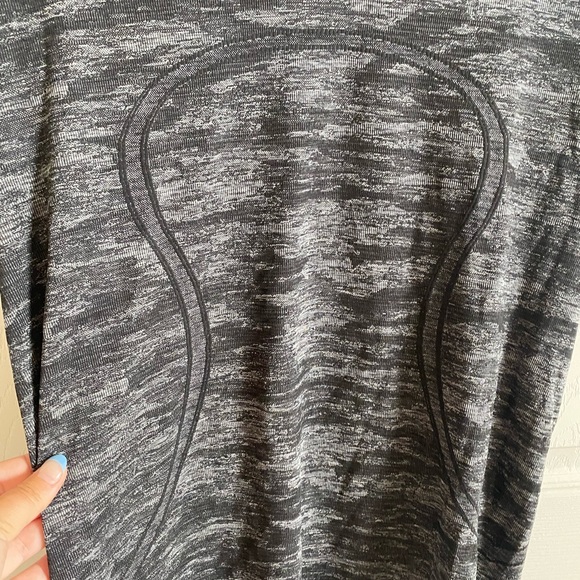 Lululemon camo Swiftly Tech Tee - Picture 7 of 9